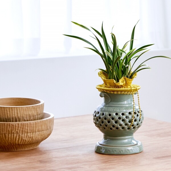 꽃집청년들,대국 청자투각