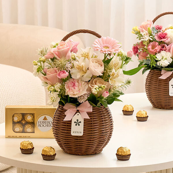 화이트 핑크 계절 꽃바구니+페레로로쉐 8구